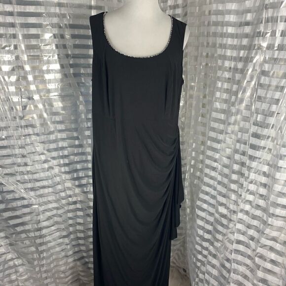 Avenue Embellished Evening Dress With Jacket - Picture 3 of 11